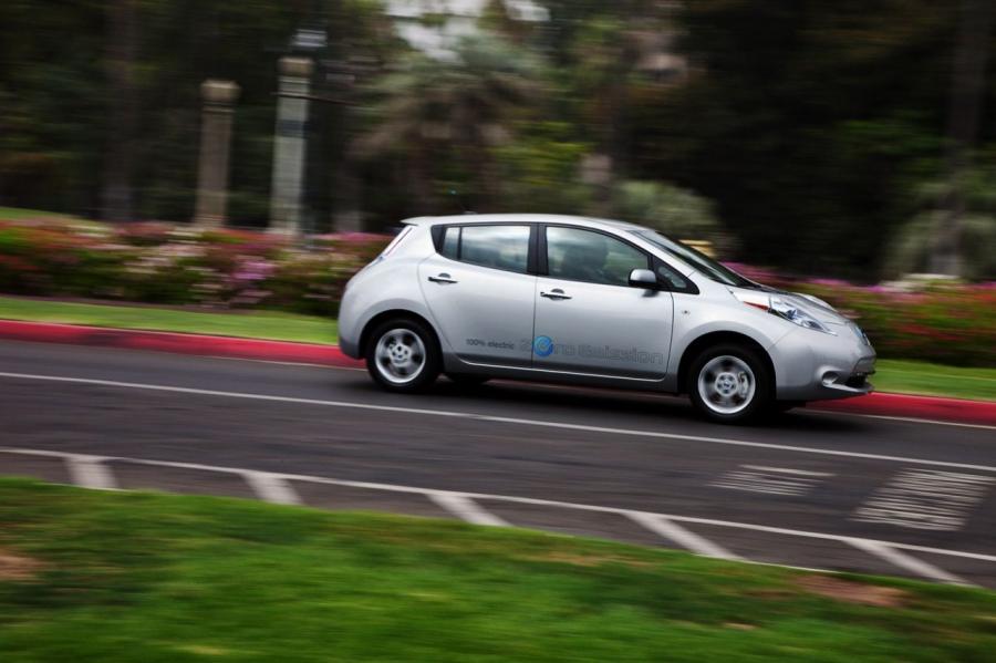  Nissan Leaf 2012 года  (фото 44 из 45)